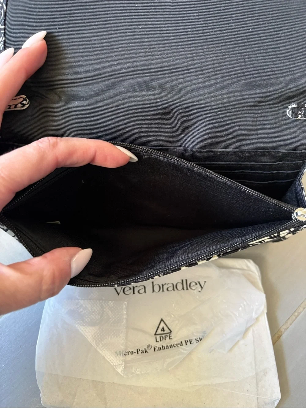 Vera Bradley Wildwood Wallet Crossbody | Black & White Floral
